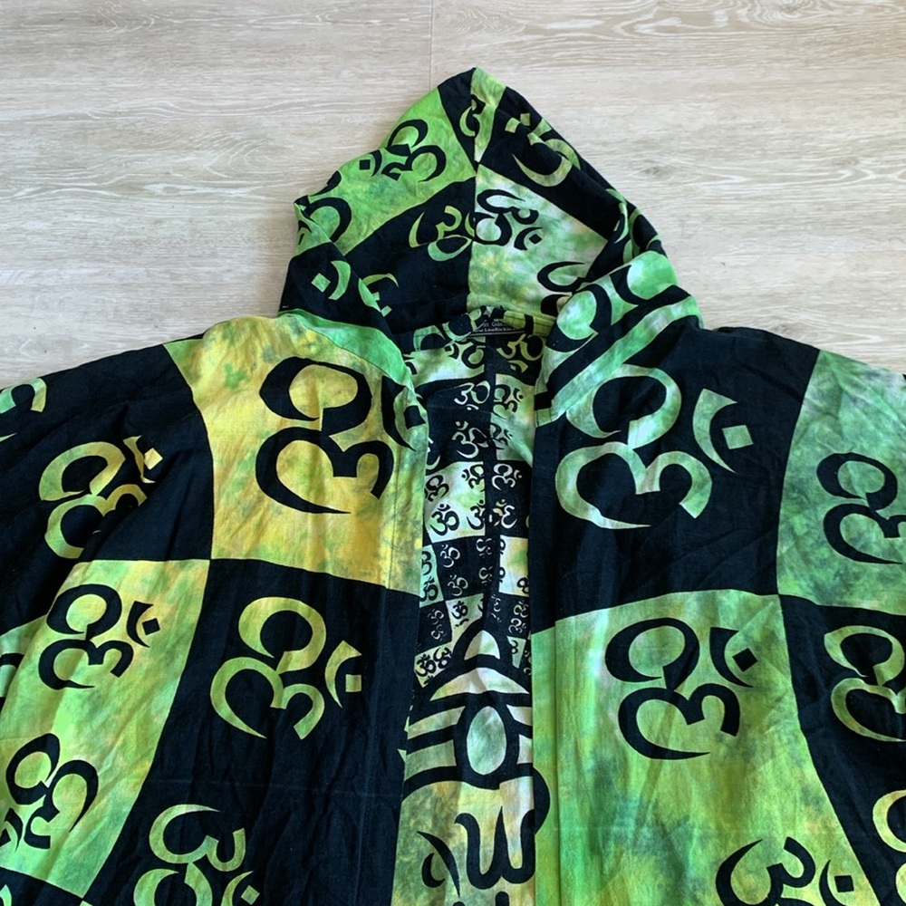 Roc Rio Designs Kimono with hood by Lee Rickie.  OS. - Picture 2 of 9